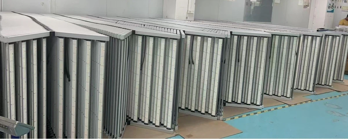 foldable grow lights.jpg